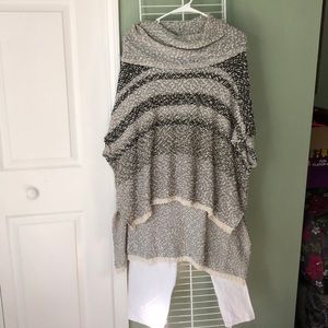Short sleeve Cowl Neck Sweater